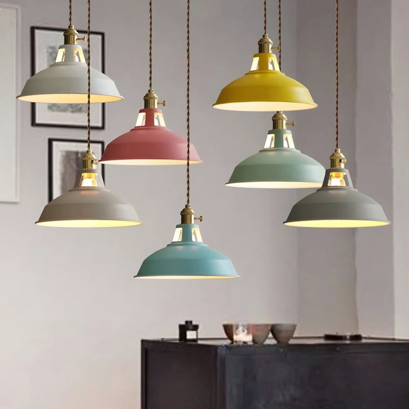 Plafonnier pour restaurant coloré et tendance