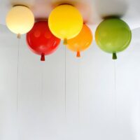 Plafonnier ballon coloré en verre chambre enfant