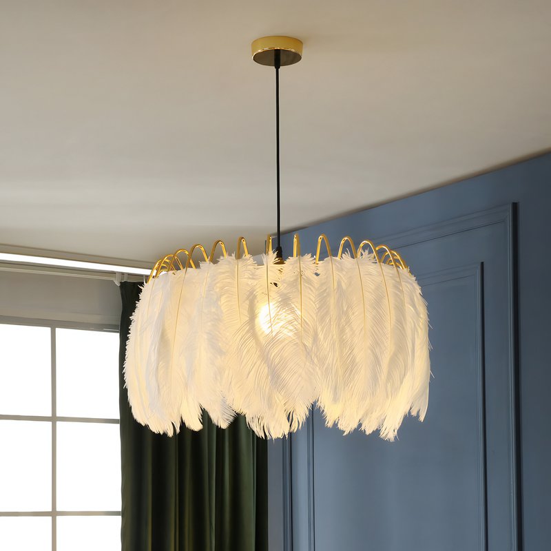 Plafonnier plume blanche et armature dorée chic ALME