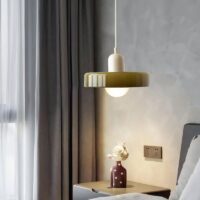 Plafonnier scandinave suspendu en verre vert MINEA