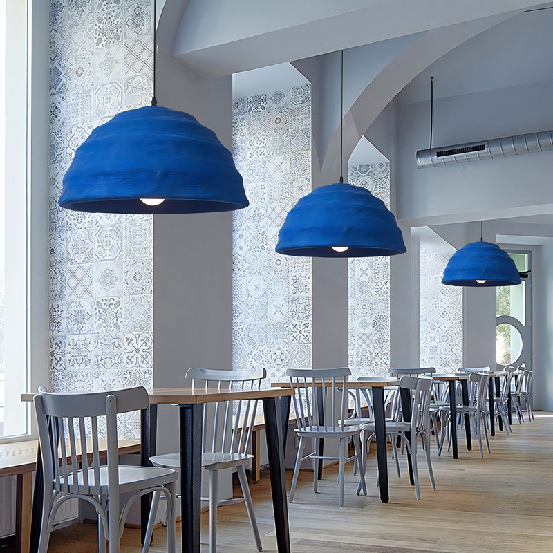 Plafonnier bleu cloche ronde scandinave pour restaurant ORIGIALE