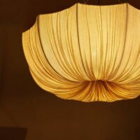 Plafonnier chambre beige en tissu style fleur vintage MAPQC