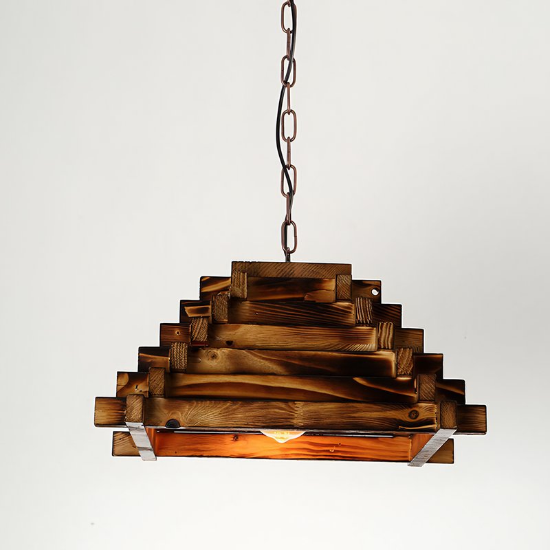 Plafonnier en bois ancien pour restaurant montage géométrique ODEMOUS