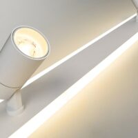 Plafonnier projecteur long blanc LED orientable SEBOP