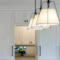 Plafonnier séjour blanc en tissu et métal entonnoir design PUGLIESI