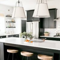 Plafonnier séjour blanc en tissu et métal entonnoir design PUGLIESI